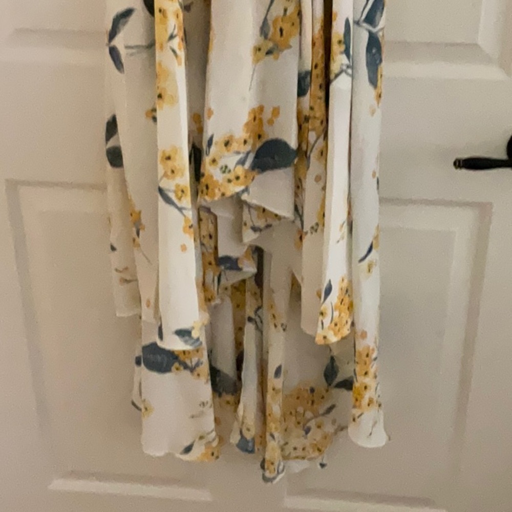 Beautiful Lulu dress with tags still attached. - Picture 4 of 8